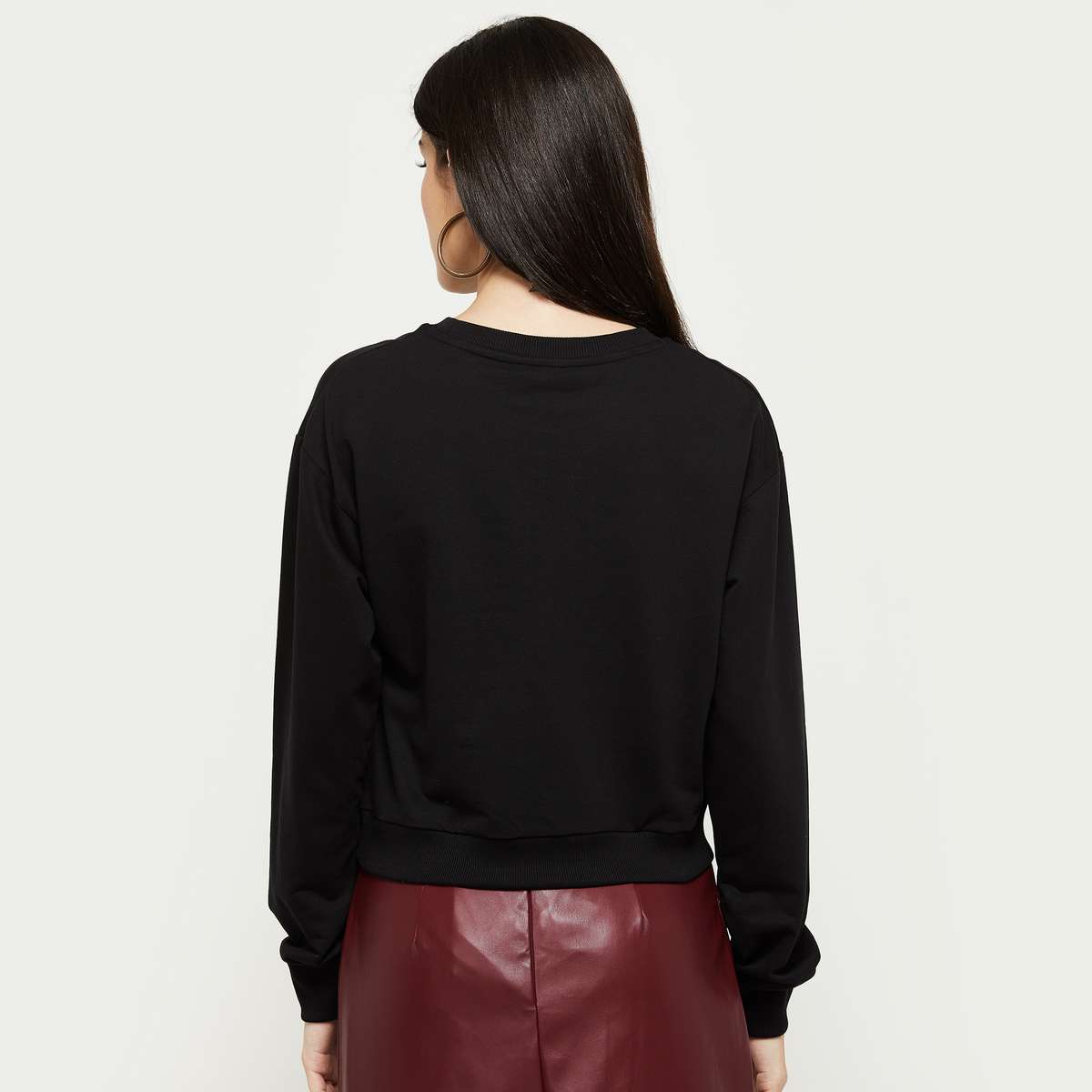 Women Black Solid Cropped Sweatshirts