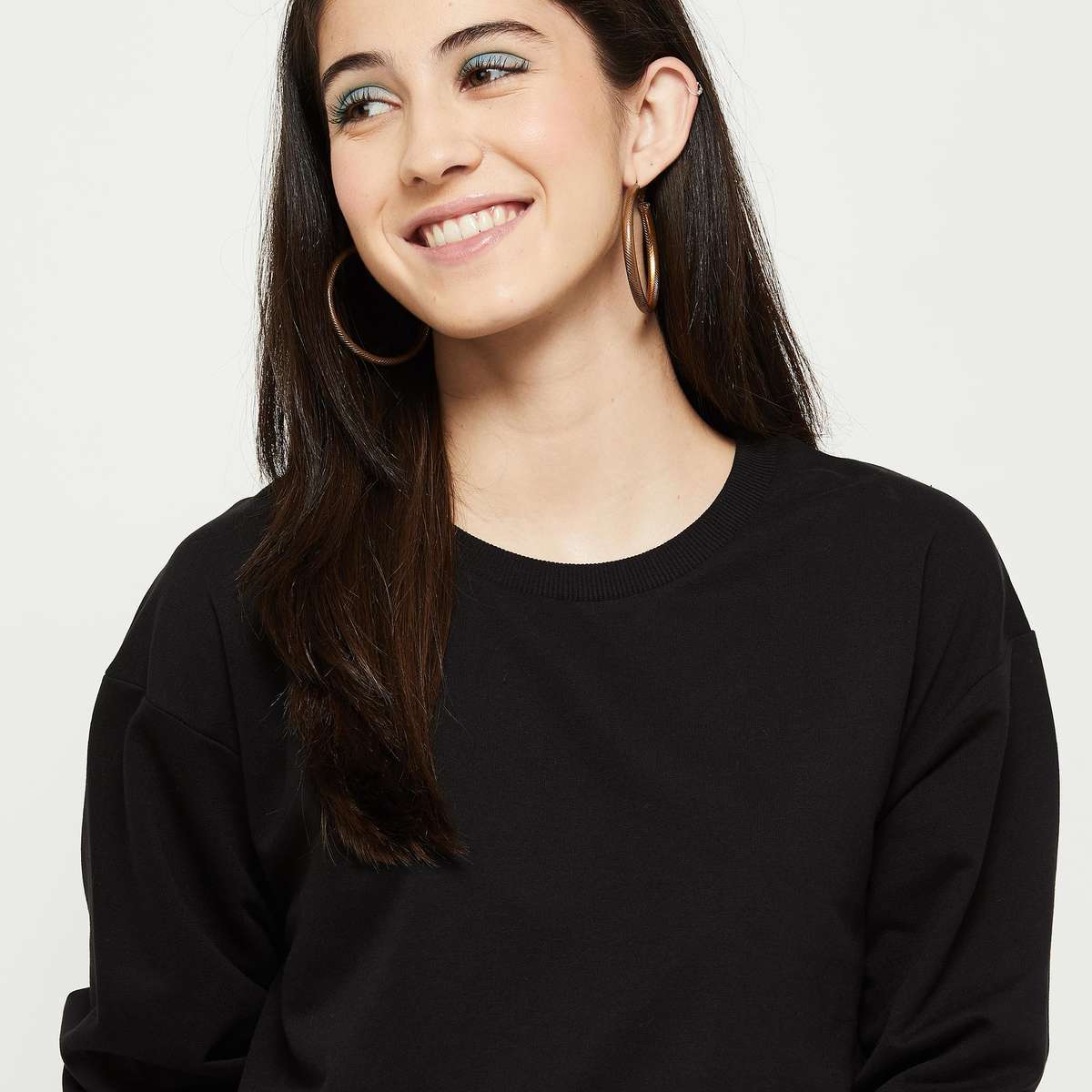 Women Black Solid Cropped Sweatshirts