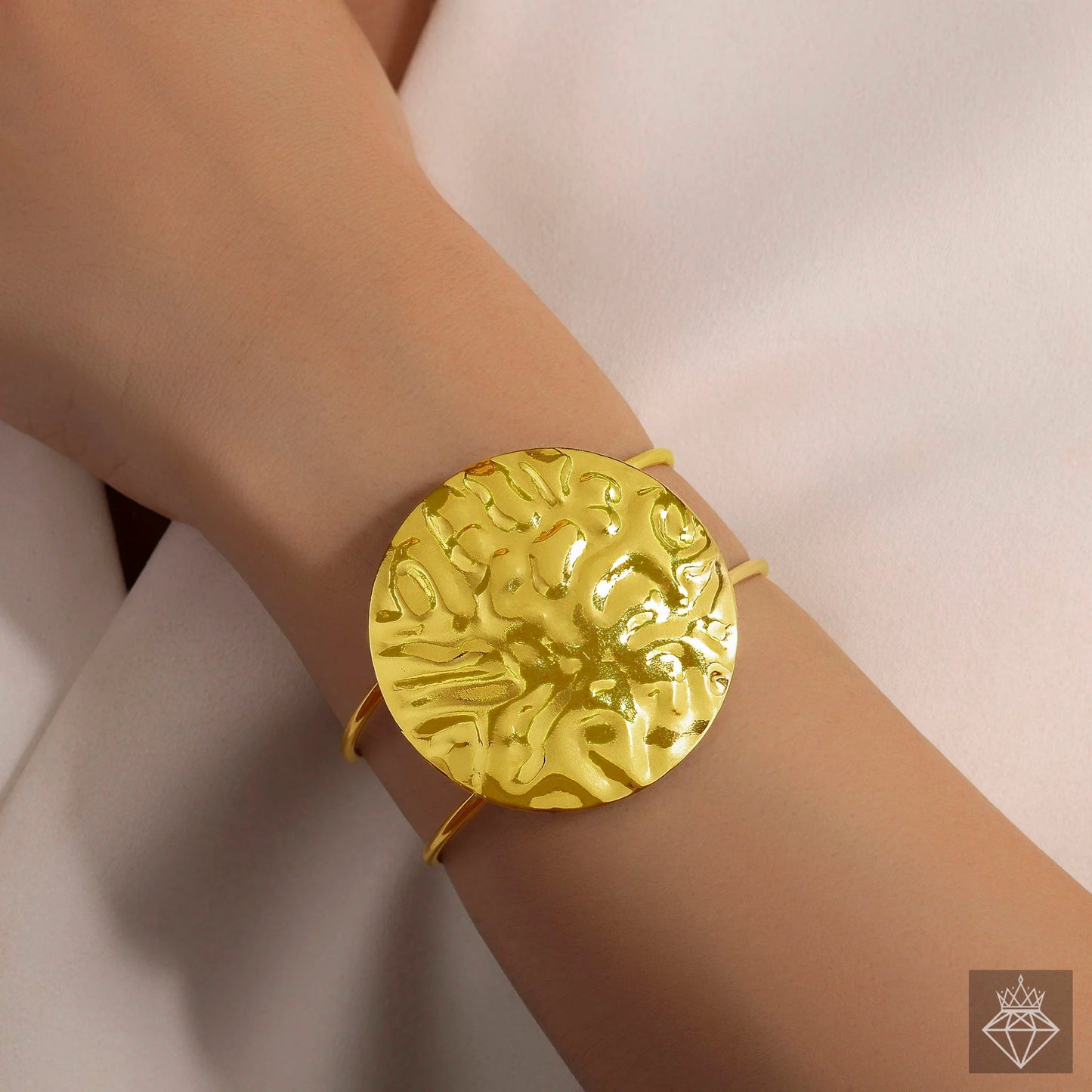 Gold Plated, Anti-Tarnish Elegant Hammered Coin Cuff Bracelet✨