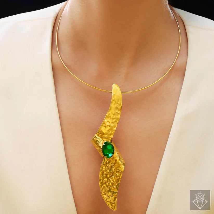 Gold Plated, Anti-Tarnish Golden Hammered Folded Necklace With Emerald Crystal✨