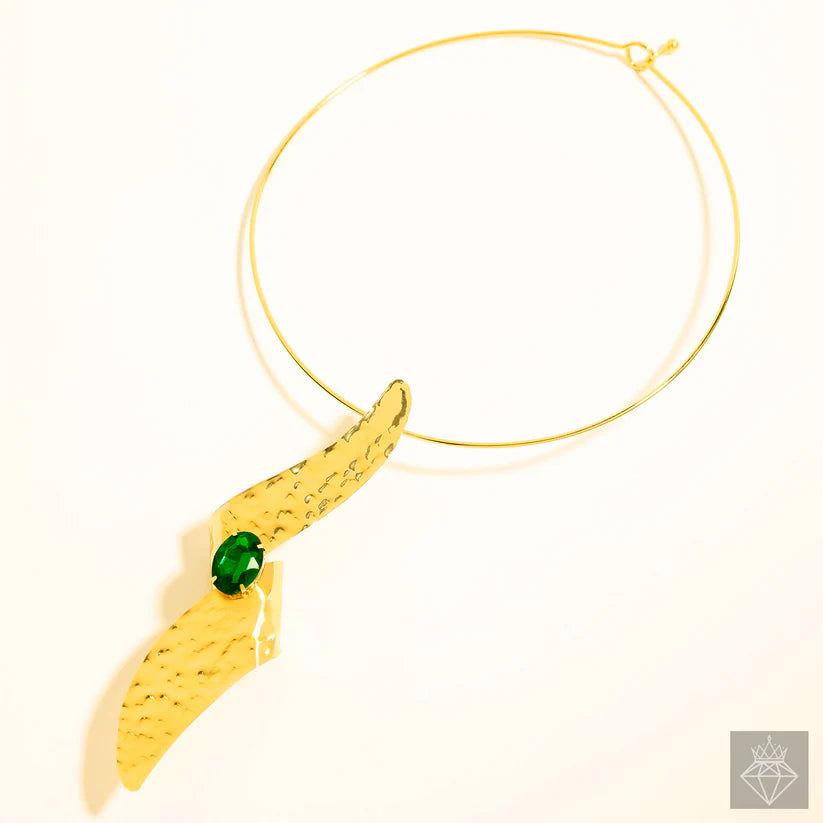 Gold Plated, Anti-Tarnish Golden Hammered Folded Necklace With Emerald Crystal✨